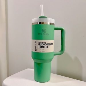 NWT 💚 Jade Stanley 40oz Adventure Quencher H2.0 Travel Tumbler Cup